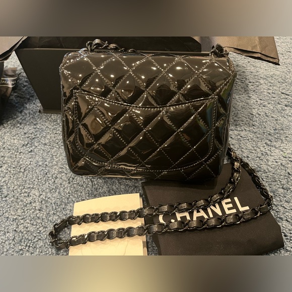 Chanel Mini Square So Black in Patent Leather 21B - Picture 2 of 16